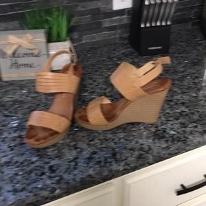Jessica Simpson wedges